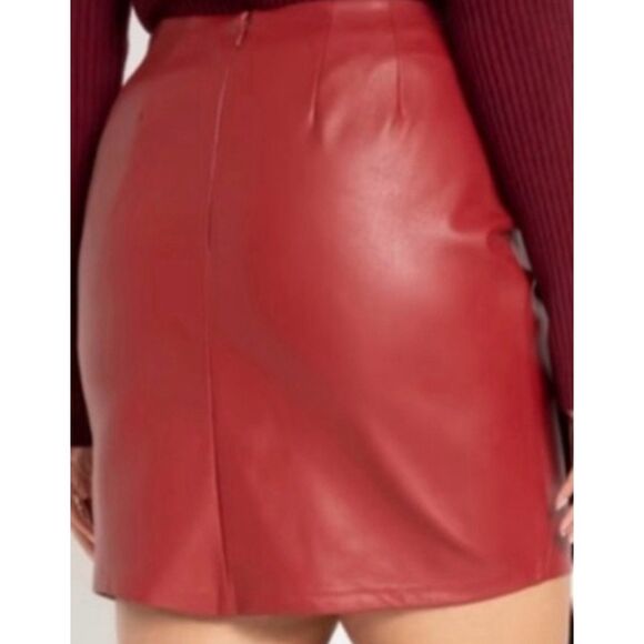 Eloquii Cascading Faux Leather Mini Skirt Size 24 in Biking Red* - Picture 2 of 3